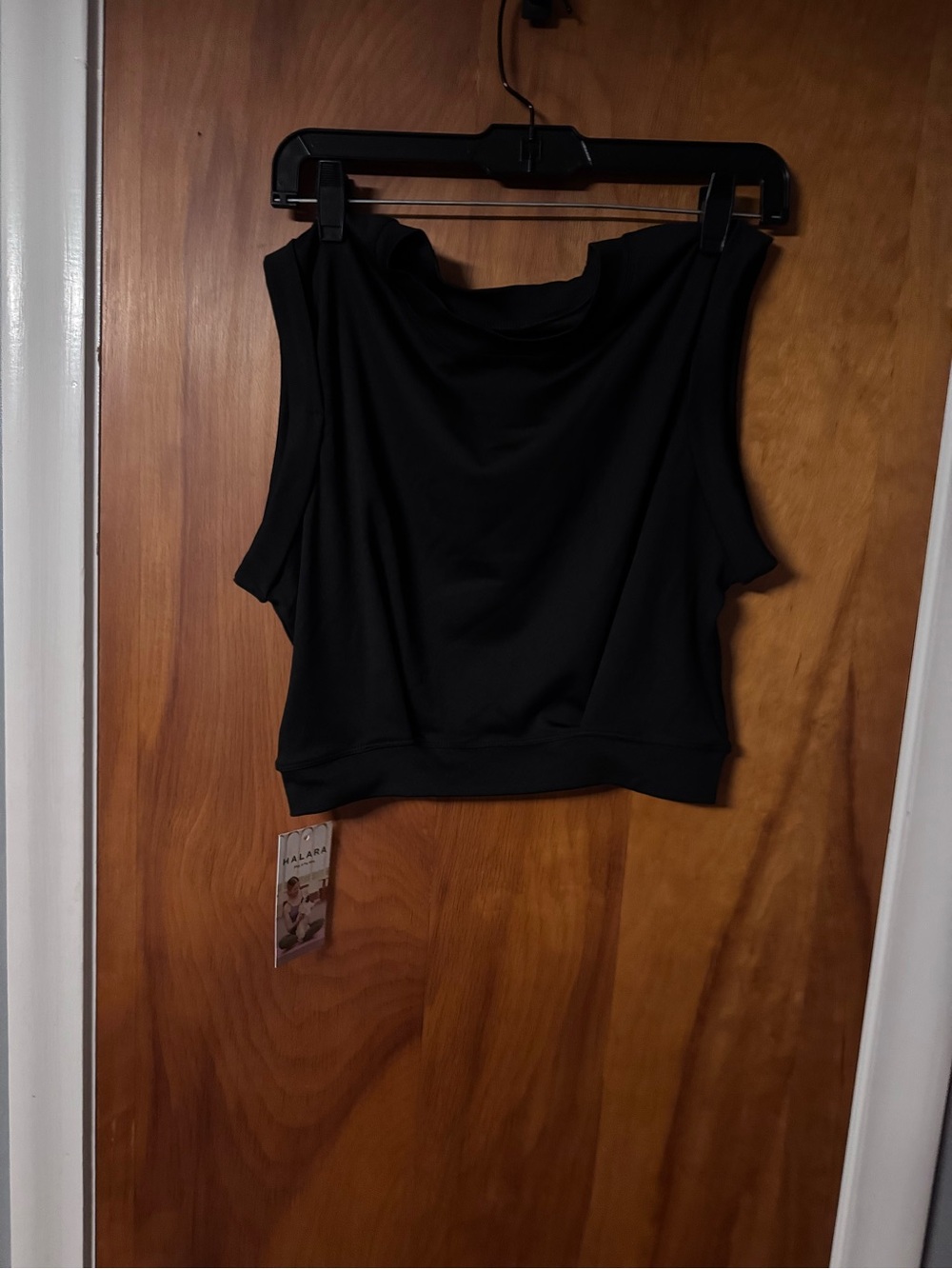 HALARA Black Sleeveless Crop Tank